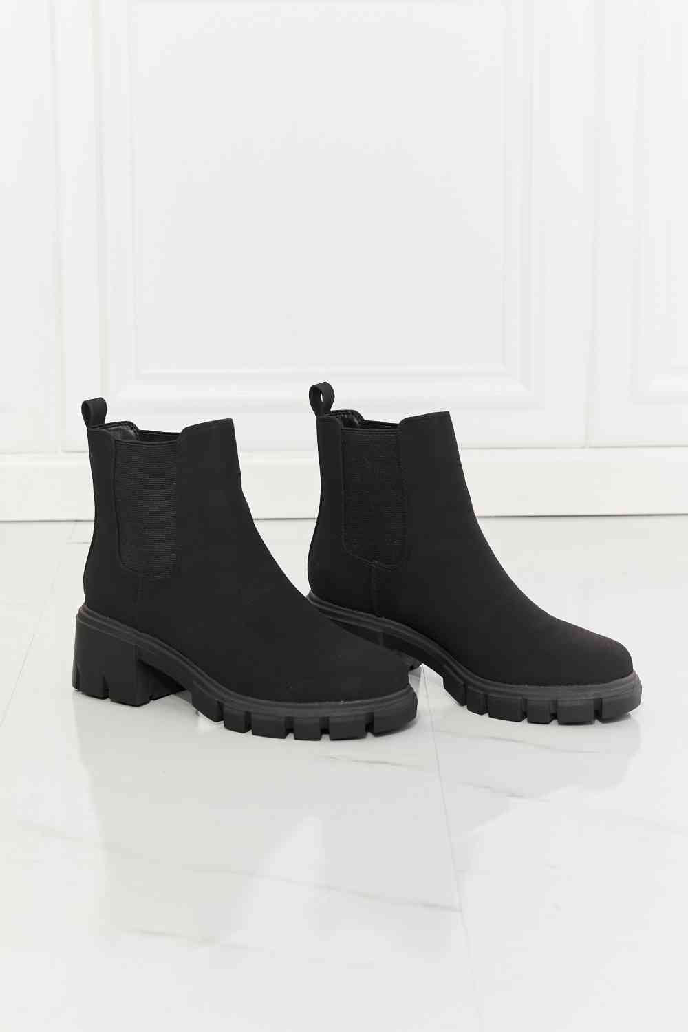 MMShoes Work For It حذاء تشيلسي بنعل غير لامع باللون الأسود