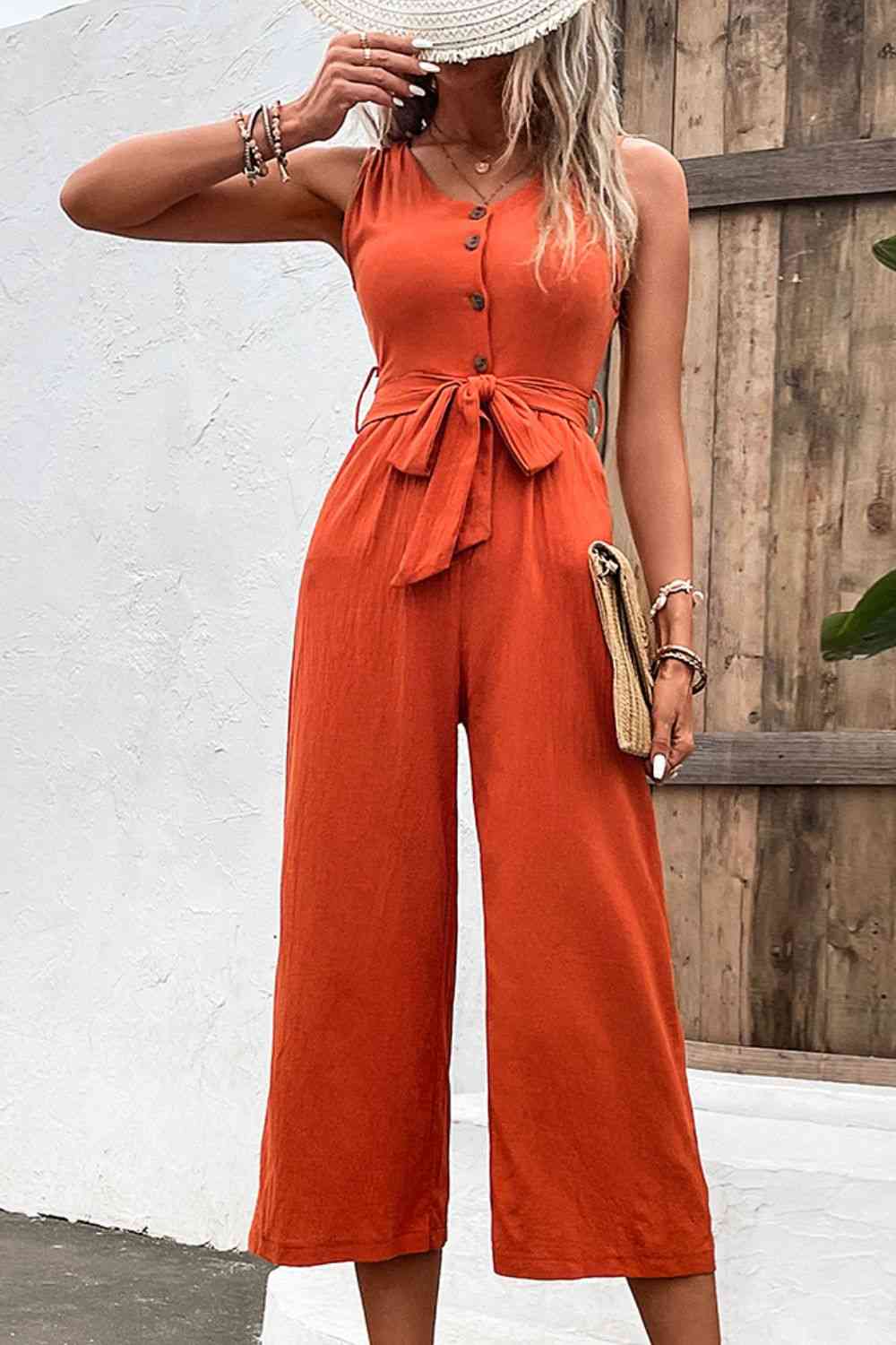 بذلة بدون أكمام بحزام مع جيوب